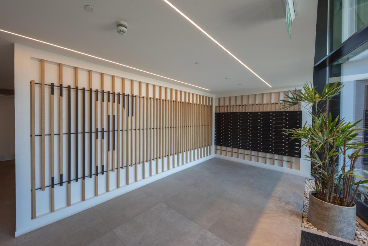 Brand New Luxury 1 Bed 2 Bath Apartment - Spa & Pool ジブラルタル エクステリア 写真
