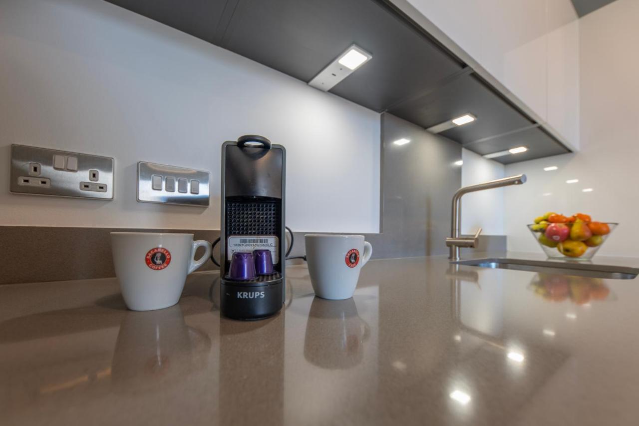 Brand New Luxury 1 Bed 2 Bath Apartment - Spa & Pool ジブラルタル エクステリア 写真